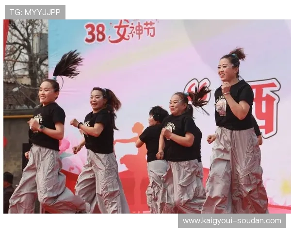 澳门凱旋門廣場举办的节庆活动：丰富多彩的文化娱乐体验推荐